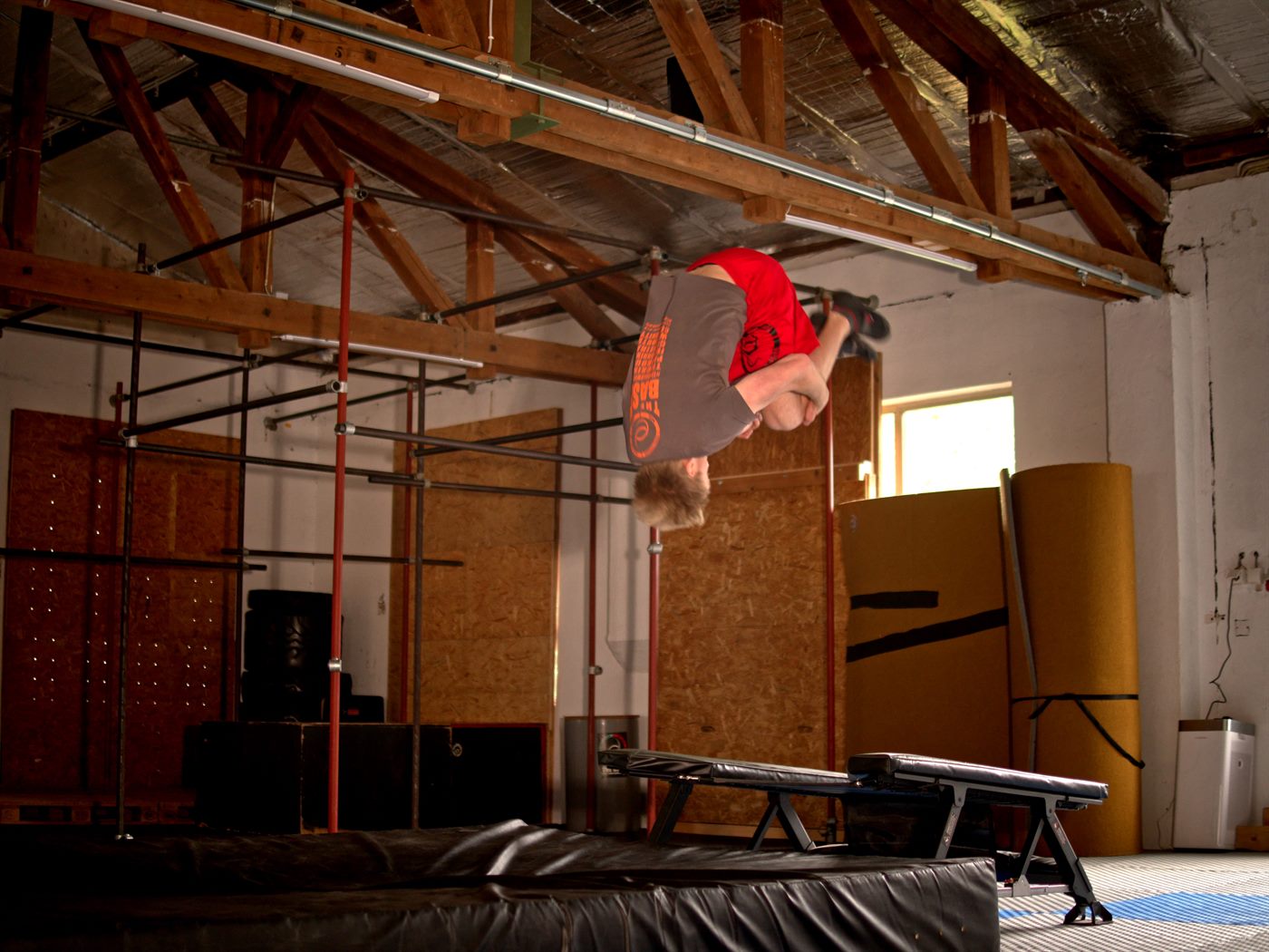 Tricking Salto vom Trampolin